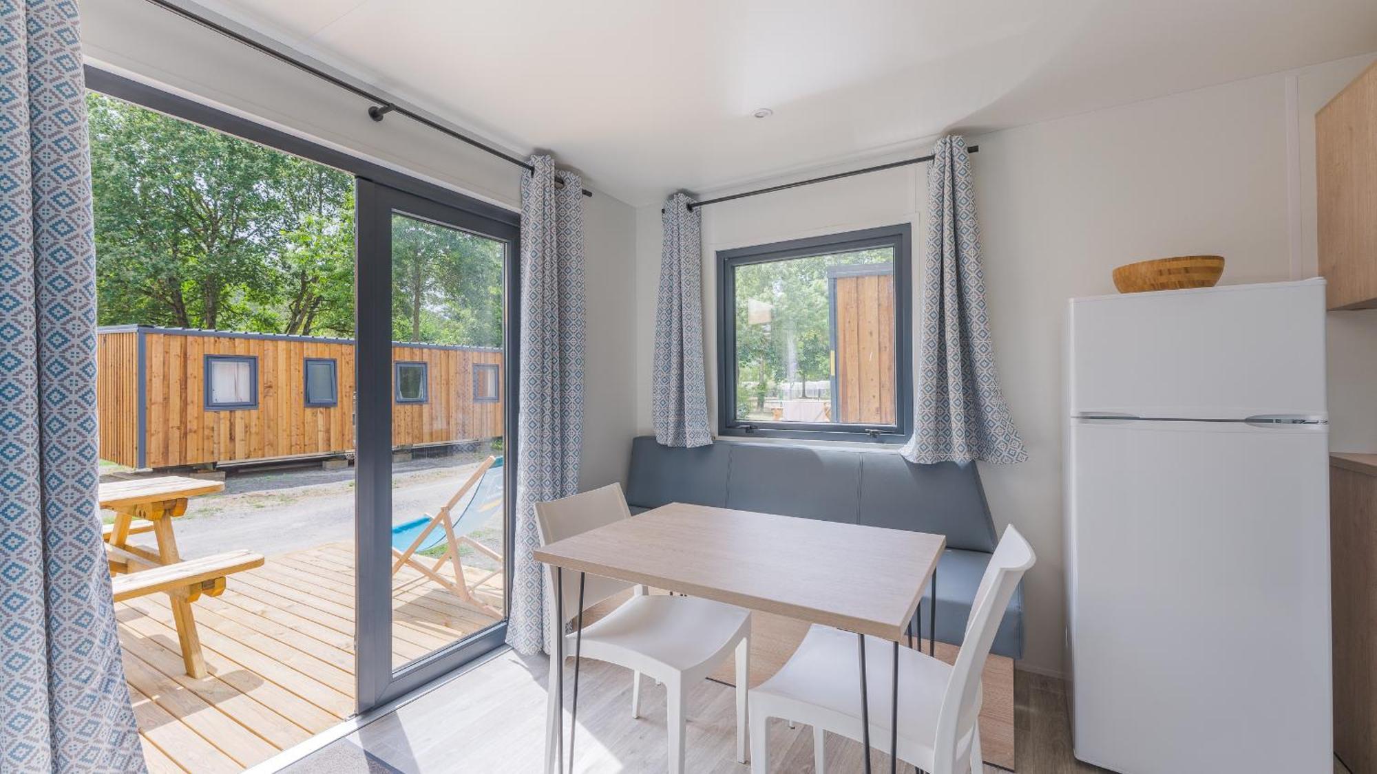 Camping Saint Michel Courtils Phòng bức ảnh