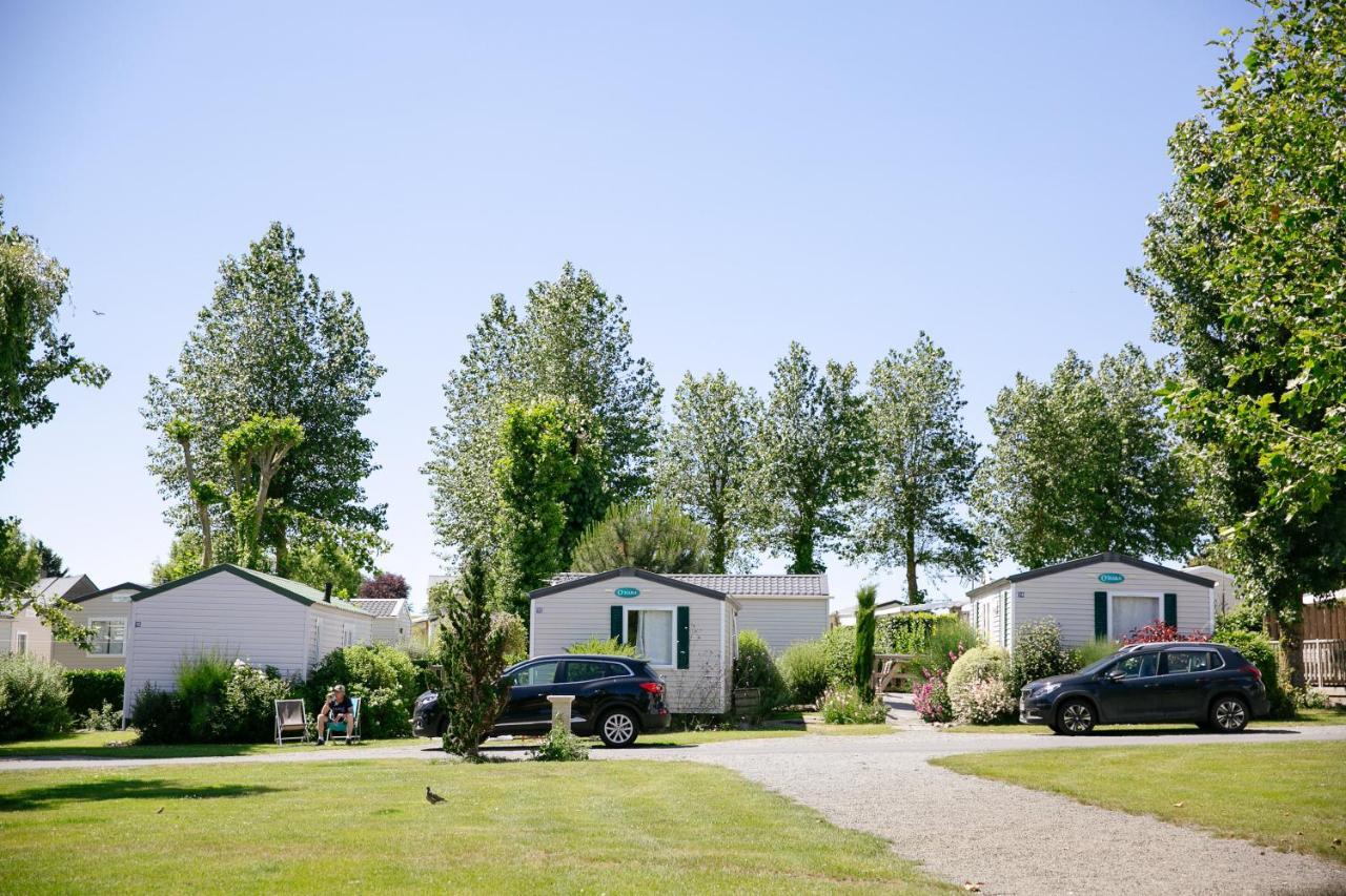 Camping Saint Michel Courtils Ngoại thất bức ảnh